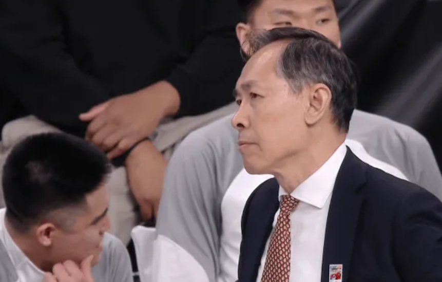 B体育登录入口-只赢江苏4分！许利民用人+战术引众怒，斯佩尔曼受伤后周琦累垮！